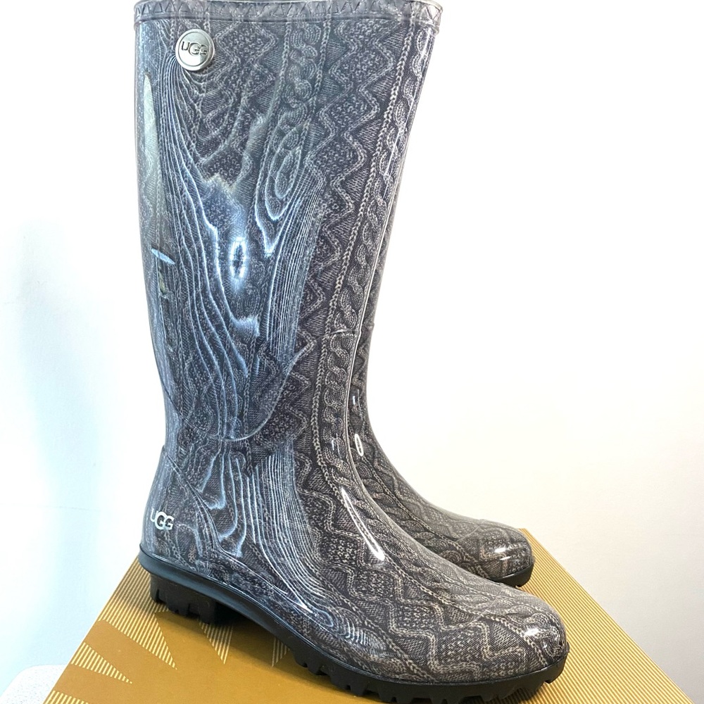 Tall UGG Cable Knit Rainboots!